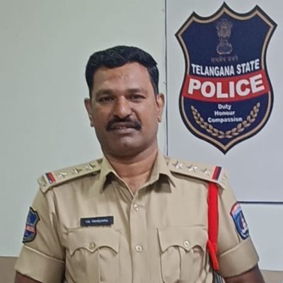 This is an official Twitter of Raidurgam PS of Cyberabad, Telangana State, India. 
If any emergency Call to Dial-100  and our Official WhatsApp 8331013199.