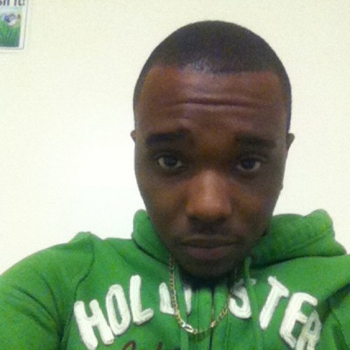 prettyboiiDM's profile picture. 