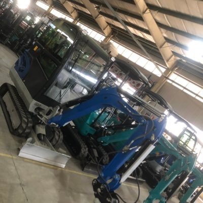 We are a Chinese factory specializing in the production of excavators