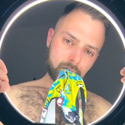 Your hairy goofball from TikTok getting a little cheeky and making a go at OF 🍆😈 West Sussex, UK 🇬🇧 Gay Cis Male 🏳️‍🌈💪🏻 Top 6.3% Creator on OF 😜