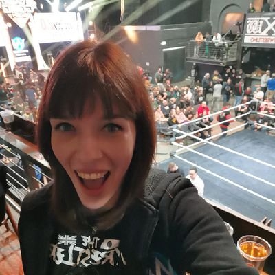 Ich verehre Wrestlinggötter und rede Unsinn bei @Wrestling_Infos. Außerdem gibt's mich nur mit cat content. (Hauptaccount ist @kathakritzelt)