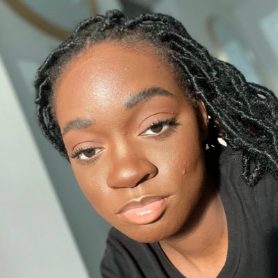 Lilbit107's profile picture. makeup addict💄 coffee lover☕ chapter 24♐️