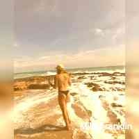 frannklinmila's profile picture. Outfit repeater, sunset lover 
 outfit links, youtube & wanderpresets 👇🏼