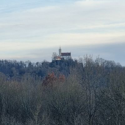 Rechts vor Links klingt vernünftig.