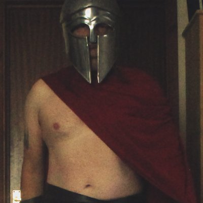 totally crackers,ghosthunting maniac pagan naturist person. aka Simon the ghosthunter . I do read dm’s, Sometimes I may be naked so probably NSFW