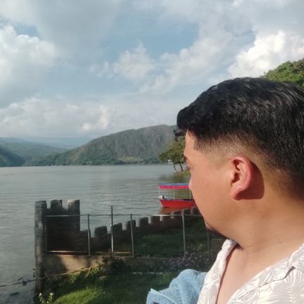 RbnGmz_'s profile picture. Escucho, aprendo, comparto.
No pasó un día sin música ni sin café 
La libertad tiene alma clara.