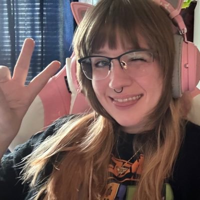 variety streamer! schedule is usually pinned :) they/them, vegan, and epic. https://t.co/Rd7S3gw6P2 | https://t.co/XUjWRhuqcv | onlinemoth@gmail.com
