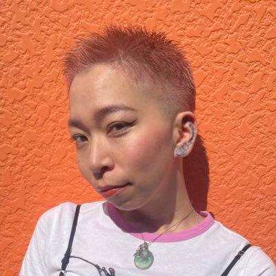 五感で楽しみ、チャクラオープン! YES I'M GOOD 代表 | 「あたらしい自分」と出会うサポート| 北堀江TIME TRIP CAFE 店主 | アメ村古着雑貨店 骨 マネージャー&バイヤー | ネオアジア | 二児の母 | 夫は左官職人 | 消えるタトゥー | インスタ @ tsuyu_4