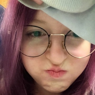 _itislena's profile picture. was soll ich hier rein schrieben?
