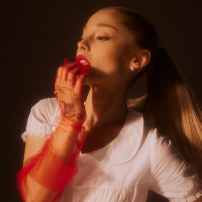 ariana grande | fan account not impersonating, follow me for chart data, my opinions, updates of the queen herself, and sometimes the occasional leaks 𖦹 ☼ ｡˚❀