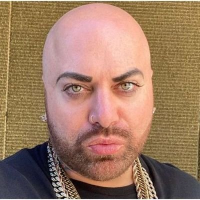 pie_triarchy's profile picture. Stuck between a Hard Rock Nick and a Nicks Hard Rock