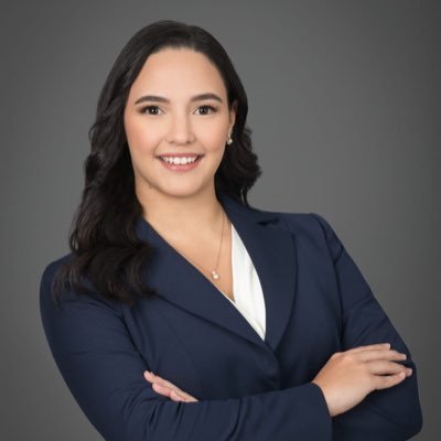 MD2025 candidate @PonceHealthSU | @FIU Alumn | Puerto Rico 🇵🇷 | 🩻 |Photography Enthusiast 📸| She/Her #MedTwitter