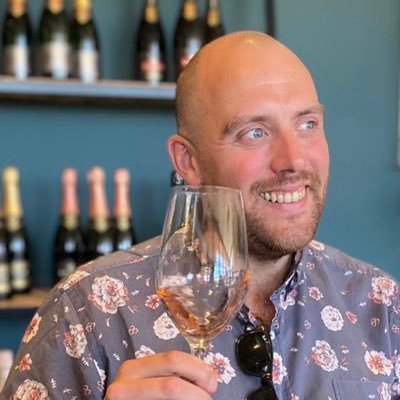 Winetimelondon on twitter and Instagram