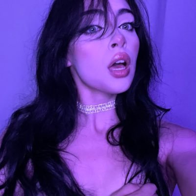 Chloebunniex Profile Picture