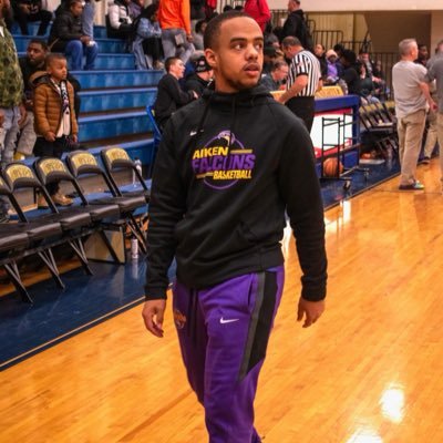 Assistant Coach/Recruiting Coordinator @AikenBball | NBA Analyst @LakersNation | Podcast Host @Sportsheadline8 | Email: michealsdavi@gmail.com DM's Open!