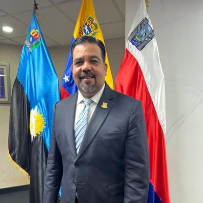 Venezolano 🇻🇪 - Concejal de #Maracaibo - Miembro de Dirección Regional @VPZulia. -Esposo de @andreamarquezb y papá de Camila, Eduardo, Andrea y Luciana. 🦅