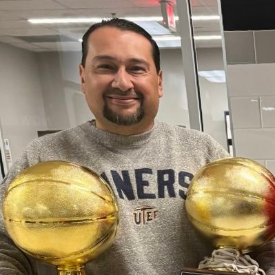 Head Coach of Hanks Girls Basketball🏀 Leadership/ Culture/Tradition/ Players Win Games Teams Win Championships @HanksLadyBB