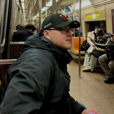 מנהל קהילת אוהדי מיאמי היט בישראל באינסטגרם: @ halohet