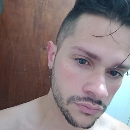 Will83287697's profile picture. um beijo pra degustação ? 
 um cheiro no pescoço   ? 
 leva a mais um beijo  ou quem sabe  algo mais .kkkl