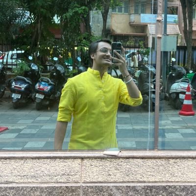 rahulbothra_'s profile picture. 19 and i drink coffee.