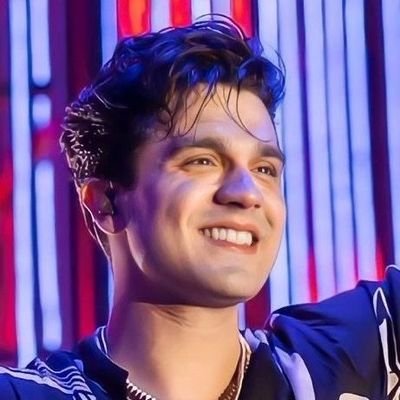 Teu sorriso @luansantana ❤                                                       Abracei 10.06.16 / 24.06.22

#Desde2009