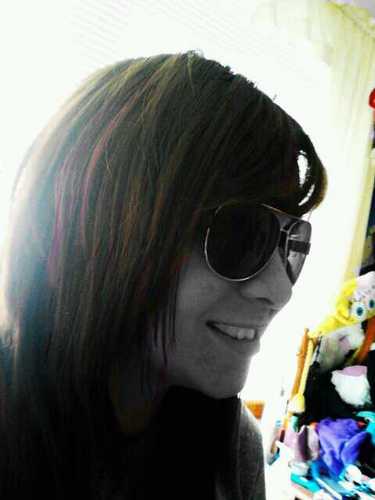 Who isnt inlove with....Johnny Depp, Hipsters, Liquor, Capt.Sparrow, Sunglasses, Getting high....Who dosent love thoughs thing? :)