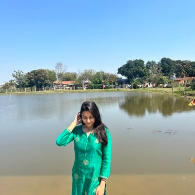 ashimagetsbored's profile picture. Grateful 🌹