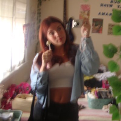 cuando hayley williams dijo why do memories glow the way that real moments dont