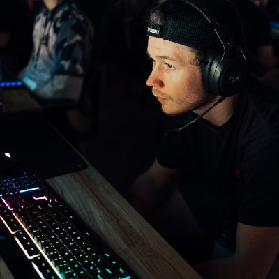 24 || Competitive Warzone Player || @dt_GGez