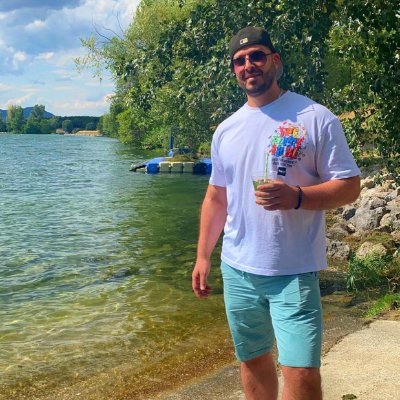 HJwaad54183's profile picture. أيّها المسلم! لا تنقطع من نبيِّك العظيم، وعشْ فيه أبدًا، واجعلْه مثلَك الأعلى؛ وحين تذكره في كلّ وقتٍ، فكنْ كأنَّك بين يديْه؛ كن دائمًا كالمسلم الأوّل؛ كن دائمً