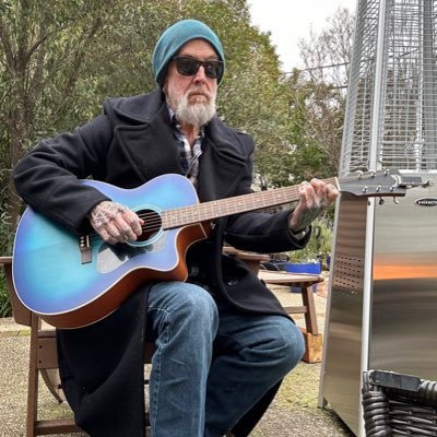 old-school liberal. writer. biker. pervert. photographer. engineer. atheist. skeptic. guitar nerd. magnificent son of a bitch. https://t.co/azrlMwnWT2