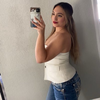 xoxoemilydiaz's profile picture. Kansas City📍|| Mexicana 🇲🇽 || sc: emily_diaz1234