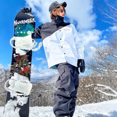 日本の生活はとても良くて.冬を楽しんだり、自分に挑戦したりして、心身を鍛えることができますか？ スキーに行こう！ スキーは冬に最も人気のあるアウトドアイベントの一つで、刺激的な体験だけでなく、雪が舞う美しい景色を感じることができます。😂😂😂👀👀