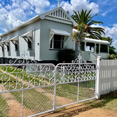 Disher's Fencing is Australia's premier supplier of heritage gates and fencing, farm gates and colonial fences and gates.