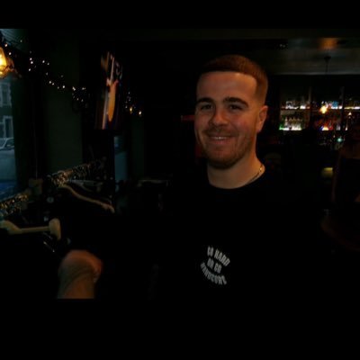 tracksuit enthusiast. INSTAGRAM- liamhart__ wanabe donk MC / wana be schranz hard techno dj who clangs ona reg. pumping concrete living legend 6 days a week.