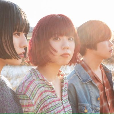 大阪北摂スリーピースバンド👩‍👩‍👦お問い合わせ、ライブのチケットご予約、お誘いはretromygirl@gmail.comまでお願いします▶(Gt&Vo.花菜)@hn_idg (Ba＆cho.あやき)@a__y__saku (Dr&cho.)ひらおか @Hiraokaz_