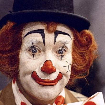 Wilbalt1's profile picture. Au/Tist

Bisschen dubios und in einschlägigen Kreisen die Hand drauf || Kunstfigur mit Gourmet-Dingern