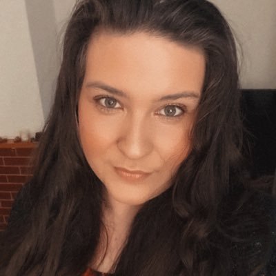 JuliaBuzzy's profile picture. Facebook- Julia’s patisserie @joulestastykitchen insta joulestastykitchen just an ordinary girl who has passion for baking & loves ⚽️