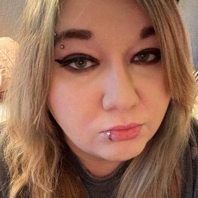SpOkEnPrOpHeCyx's profile picture. Horror is my life ✌️