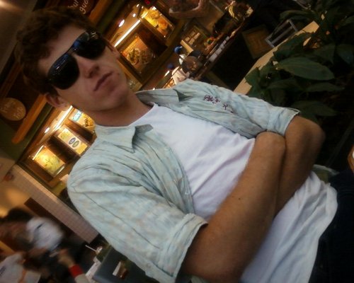 Sou lokão... quem quise me add tbm no 
MSN: appnett@hotmail.com ou  no Face:ander2217