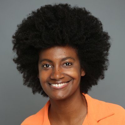 keniaecheniquem's profile picture. Afortunada de poder trabajar en mis dos pasiones: abogada especializada en #marketinglegal -#protecciondedatos y #actriz 😀