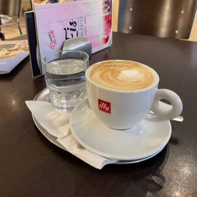 In Schland ( Rhein-Main) geboren . No💉✌️ ILove☕️☕️😋 Und hört auf mein Profil zu melden ! Bringt nix😝 EU= Euer Untergang 🙀