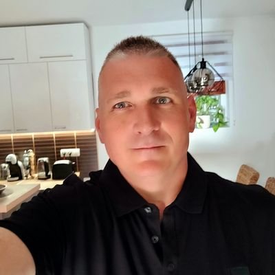Nincs ingyen semmi a Világon! Keményen meg kell küzdeni mindenért becsülettel, hogy a kimondott szavaid mindig igazoljanak...