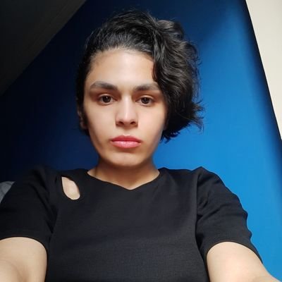 empty_shiva's profile picture. در حال حاضر مثل اَبروی پیوسته که دو طرفش طی شده و تا سربالاییش رفته و گیج برگشت و از دو طرف به بن بست خورد...
همه ی قلب قرمزا و عشقمو نثار موزیک میکنم.🤌😌