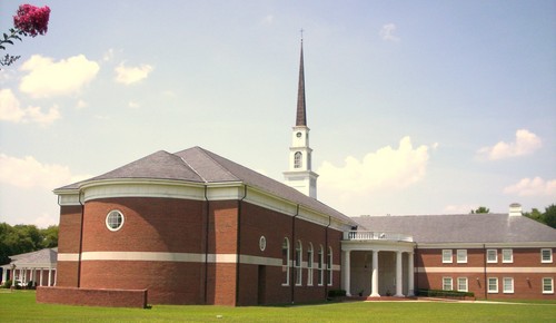 FBC has been serving the Kinston community since 1857. Join us for worship on Sundays at 10:45am. Ph: 252.527.1114
(2600 Rouse Rd; Kinston, NC 28504)