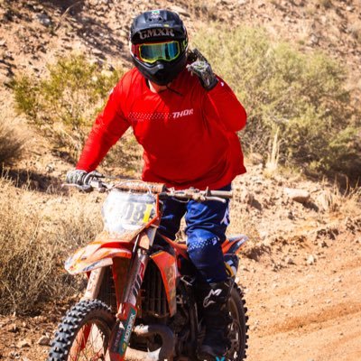 Brand Ambassador of Vurbmoto. OG member of the🍍🐶Squad. Team Solitaire’s Official Hype Man. @KyleChisholm11’s Twitter agent! suck it Mirtz! #GangGang 👊🏻😤