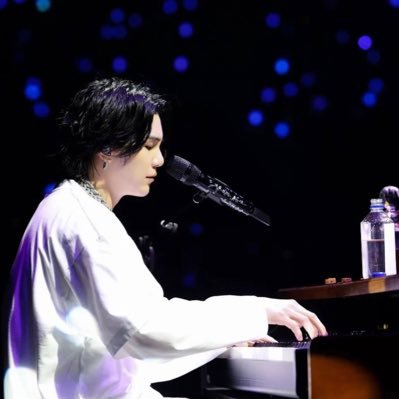 d_erily9339's profile picture. BTS:ユンギペン/関東ARMY❤︎D-DAY:6/2 ☔︎ ❤︎HOS:4/20.6/1❤︎アミさんwelcome ( *｀v´)🔎🩶🩶/兼ITZY_MIDZY🐈‍⬛/한국어 공부열심히 할게요🇰🇷/ISFP-A(冒険家) 🥢D-DAY GOOD DAY🥢cafe活