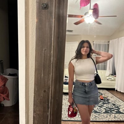 jennyy00773458's profile picture. UT Austin IG | jennyy.022