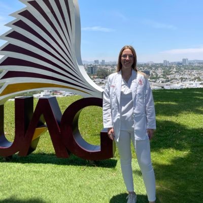 DanielaOro02's profile picture. 