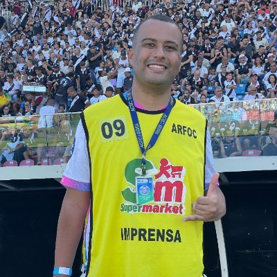 📍 Estudante de Jornalismo
📍 Canhoto / Centro direita
📍 Vascaíno 
📍 Fotógrafo
📍 Apaixonado pelo futebol Capixaba